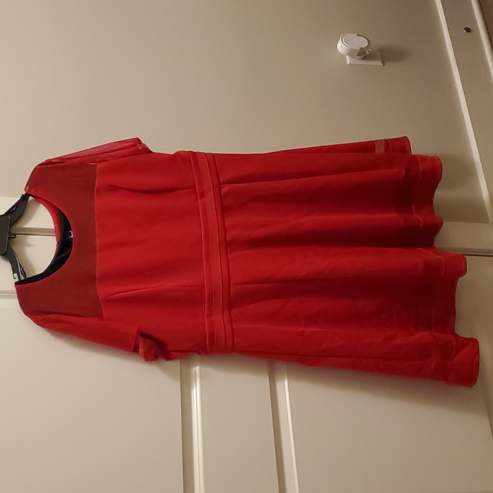 RED DRESS. KNEE LENGTH.